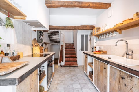 Modern, fully equipped kitchen for your convenience