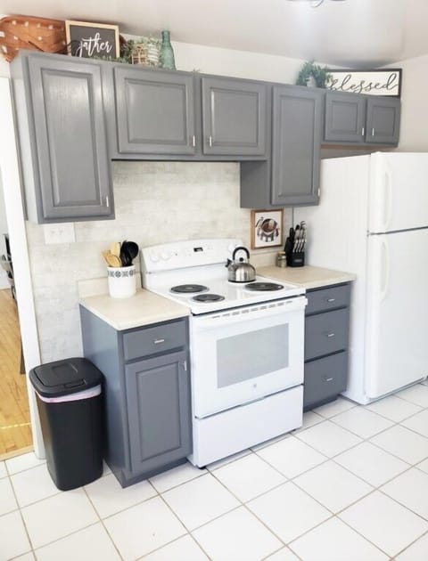 Fully stocked kitchen.