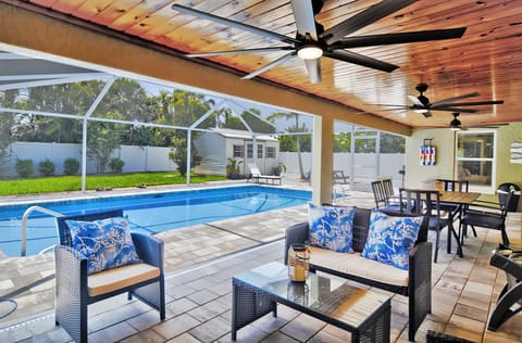 Awesome outdoor area, fully screened in pool and patio.