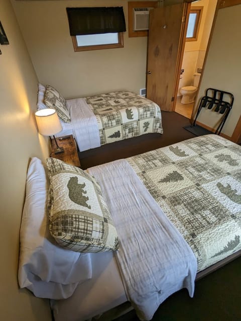 Room 3 - Double/Full Bed and Twin Bed (1)