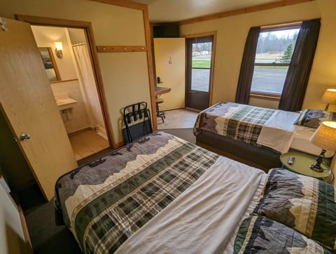 Room 5 - Full/Double Bed and Twin Bed (1)