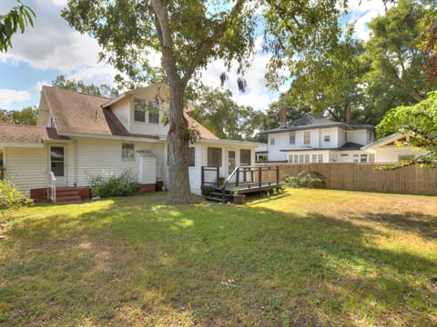 Backyard with deck space 
