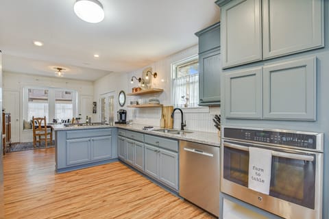 Full kitchen with breakfast nook attached 