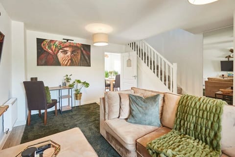 Cornflower Way, Highnam - Host & Stay