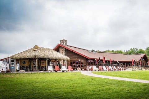 Eastbay Lodge offers live music, public boat launch, and boat docks.