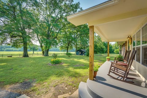 Delaware Vacation Rental | 4BR | 2BA | 1,800 Sq Ft |  2 Steps to Enter