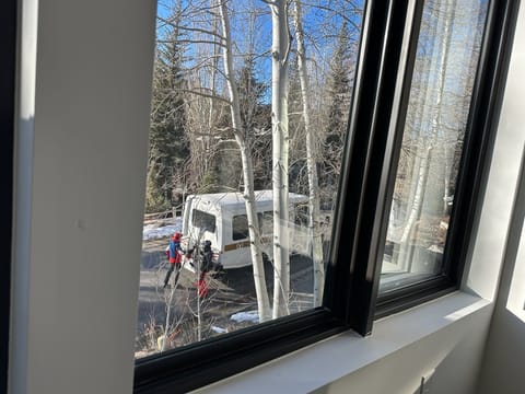 Deer Valley shuttle picks you up right in your driveway!