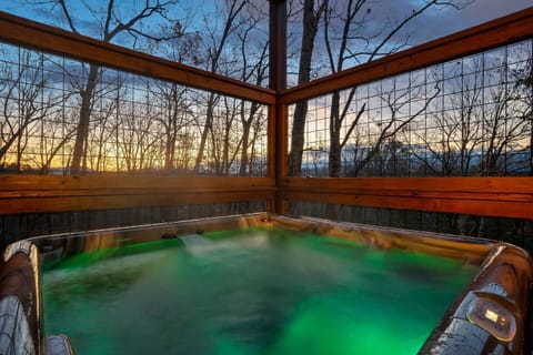 Steamy Relaxation – Who needs a spa when you have your own private hot tub with a view like this?