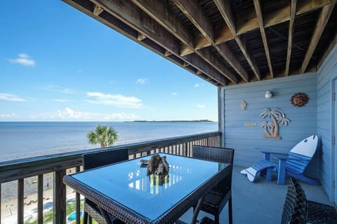 Balcony with Outdoor Seating