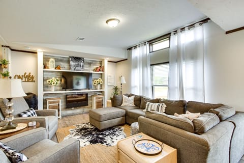 Kingston Vacation Rental | 3BR | 2BA | 1,600 Sq Ft | Stairs to Enter