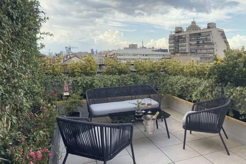 Balcony / Terrace / Patio, Building Exterior, Room Detail, Spring, Summer