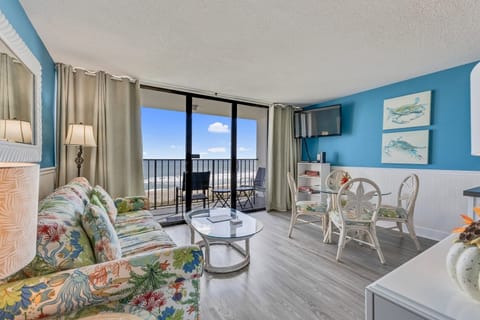 Atlantic Towers 403-print-001-018-Main Living Area-4200x2800-300dpi