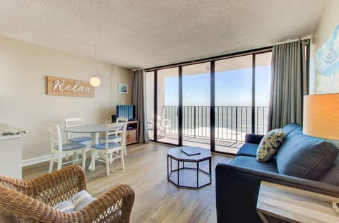 Atlantic Towers 1010-print-001-026-Main Living Area-2048x1346-300dpi