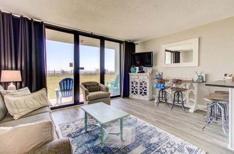 Atlantic Towers 103-print-001-003-Main Living Area-4200x2758-300dpi