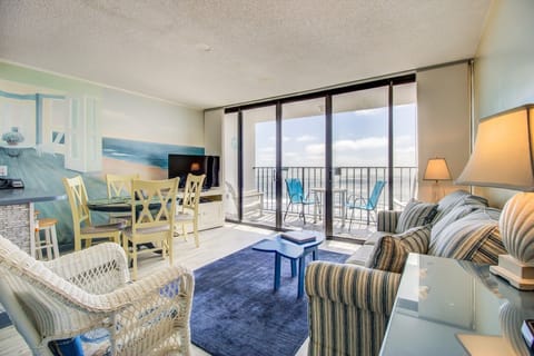 Atlantic Towers 910-print-001-012-Living Room-4200x2803-300dpi