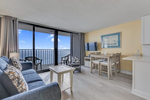 Atlantic Towers 709-print-001-012-Main Living Area-4200x2800-300dpi