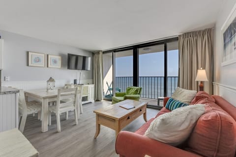 Atlantic Towers 1106-print-001-037-Main Living Area-4200x2800-300dpi