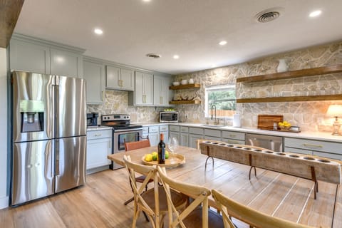 Kitchen | Coffee Maker | Dishwasher