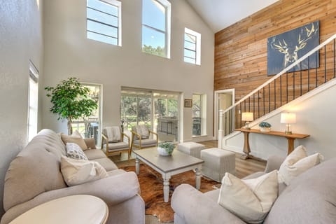 Palo Pinto Vacation Rental | 5BR | 3.5BA | Stairs Required | 2,600 Sq Ft