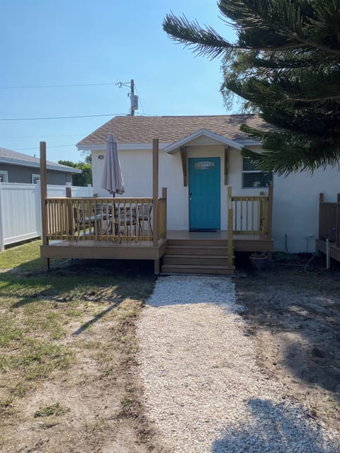 Front of unit (left end of duplex) private deck