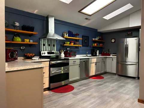 Full Service Kitchen