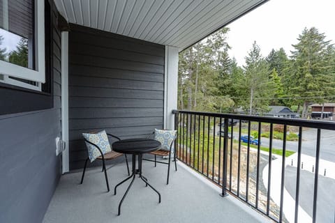 Blue Skies 2 Bedroom Condo 3+ Months Apartment in Nanaimo