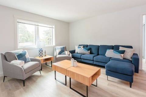 Blue Skies 2 Bedroom Condo 3+ Months Apartment in Nanaimo