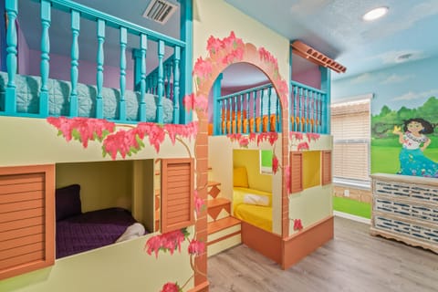 Encanto Suite - four bunk beds