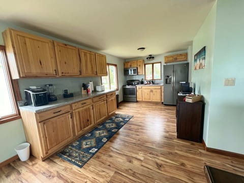 Kitchen with Coffee Bar ☕️