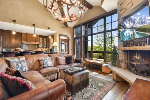 Mountain luxury living room.