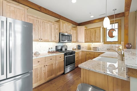 Kitchen--- Granite Counter-tops, Stainless Steel