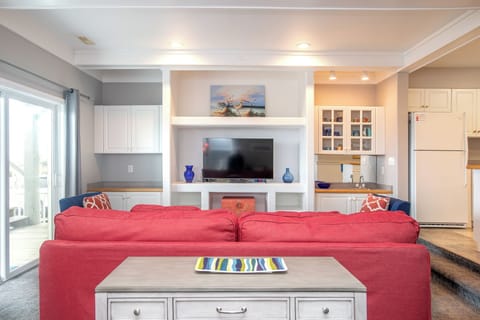 Welcome to Pier Pointe 6A1!