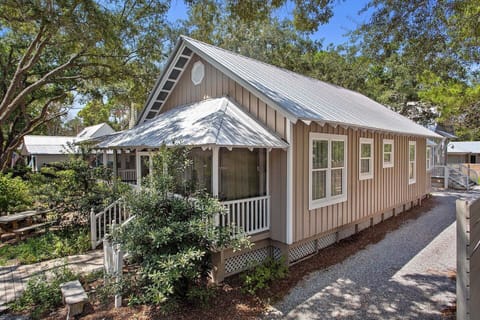 23-Magnolia-House-Exterior