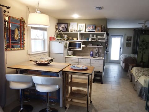 kitchen area and entrance 