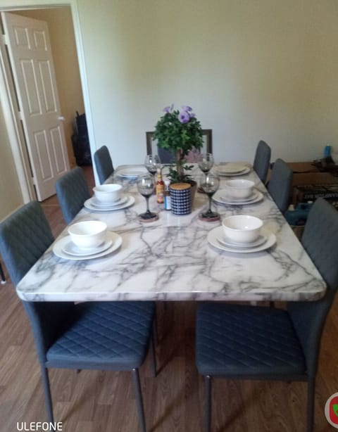 full  dinning room 