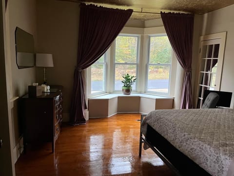 First Floor Bedroom *Queen
