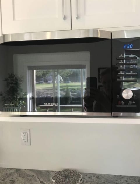 Microwave and air fryer 