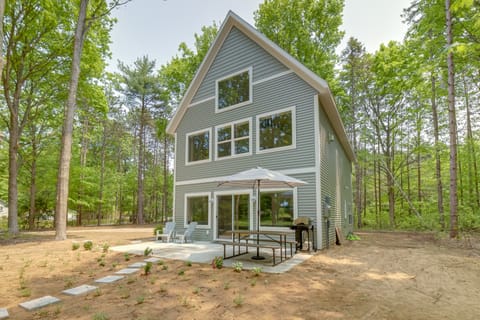 Holland Vacation Rental | 4BR | 3.5BA | 1 Step Required | 2,097 Sq Ft