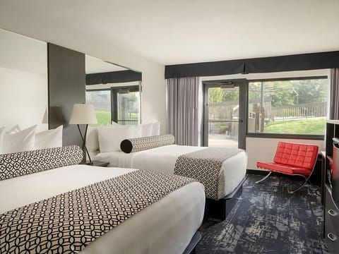 Unit with 2 Queen beds. Exact unit will be assigned upon arrival. Views, colors, and decor may vary.