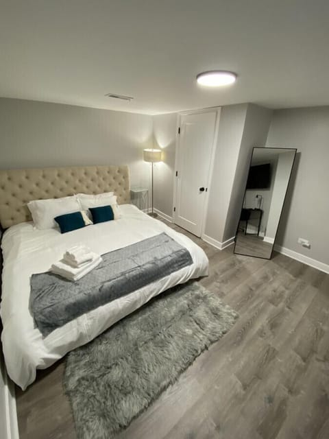 Master Bedroom w/ King Bed