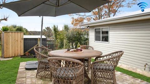 Blue Hen | Outdoor entertaining area that captures afternoon sun 