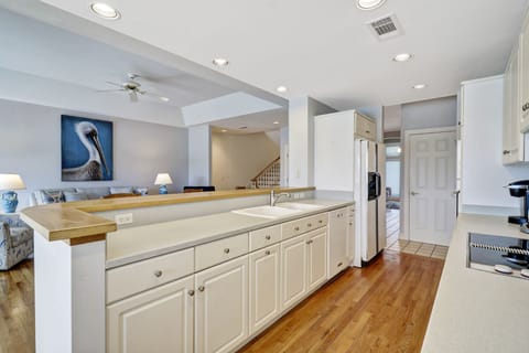 11 Braddock Cove - Kitchen (2nd Floor)