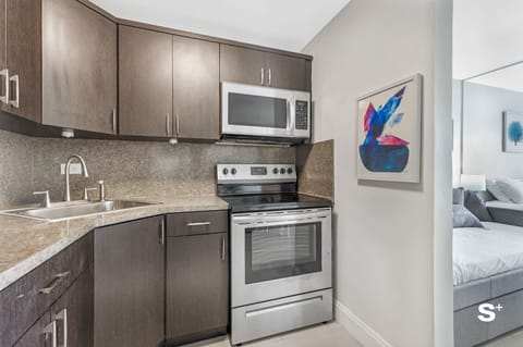 Fully equipped kitchen