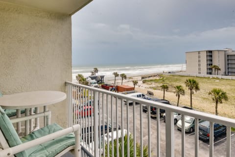 Daytona Beach Vacation Rental | Studio | 1BA | Step-Free Access | 420 Sq Ft