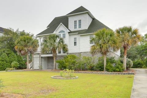 Harkers Island Vacation Rental | 3BR | 3BA | Stairs Required | 2,297 Sq Ft