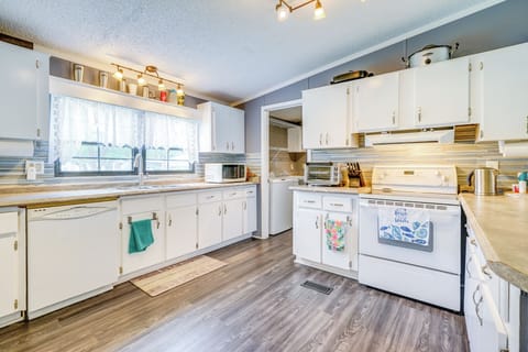 Kitchen | Cooking Basics | Spices | Blender | Toaster Oven | Crockpot