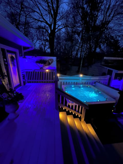 Hot tub open year round. Winter pics.