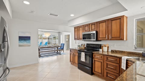 Cook with ease, our kitchen comes complete with all the tools, utensils, and tableware you’ll need.