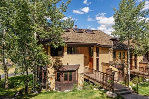 Woodrun V Summer Exterior