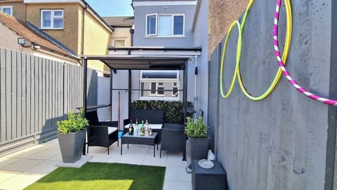 khlozarahomes@yahoo.com